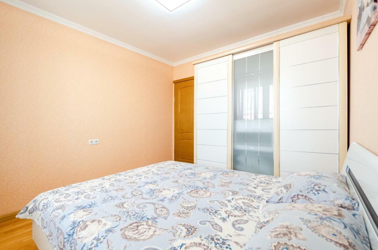 ARTAL Apartment on Obolonskaya Square 3 Kiev Exteriör bild